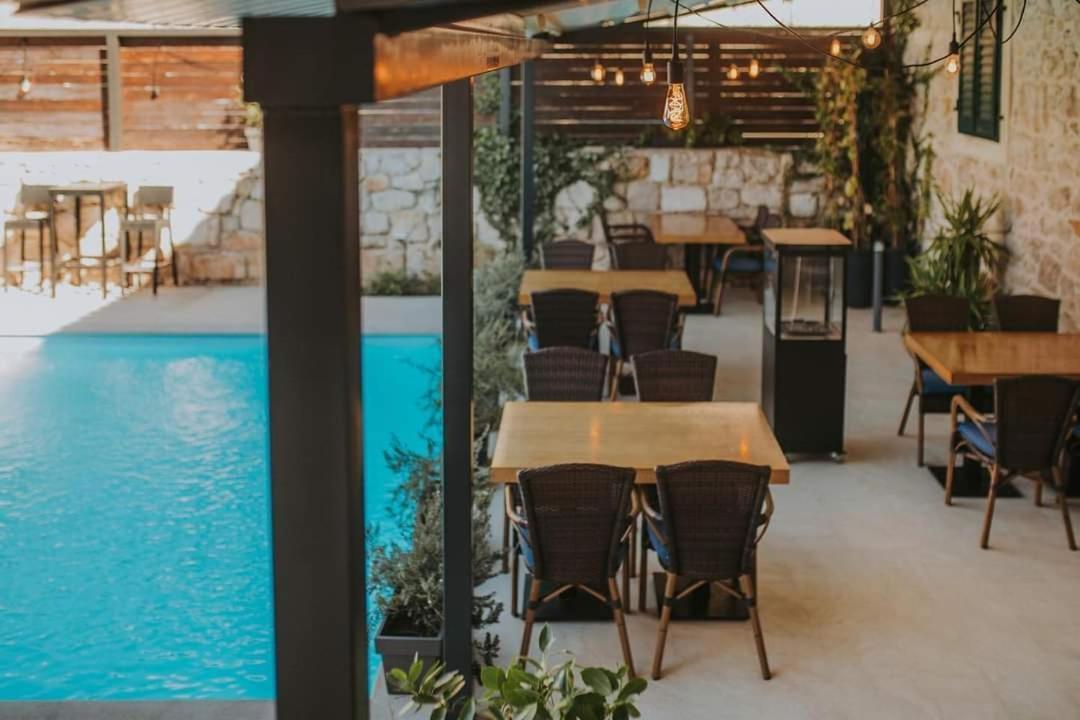 Hostel Scala Šibenik Buitenkant foto